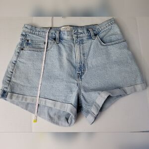 Ambercrombie And Fitch The Mom Short High Rise L Blue Denim